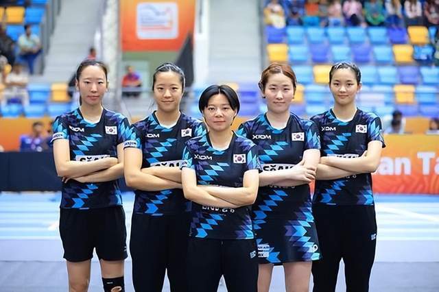 网宣布, 英国伦敦举, 男女各有