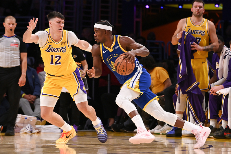 里夫斯, 东契奇连得, 助攻 里夫斯, 东契奇连得, 助攻